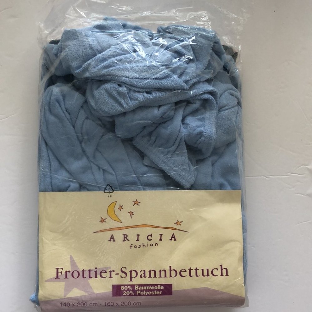 Aricia fitted sheet mesh queen Blue NEW